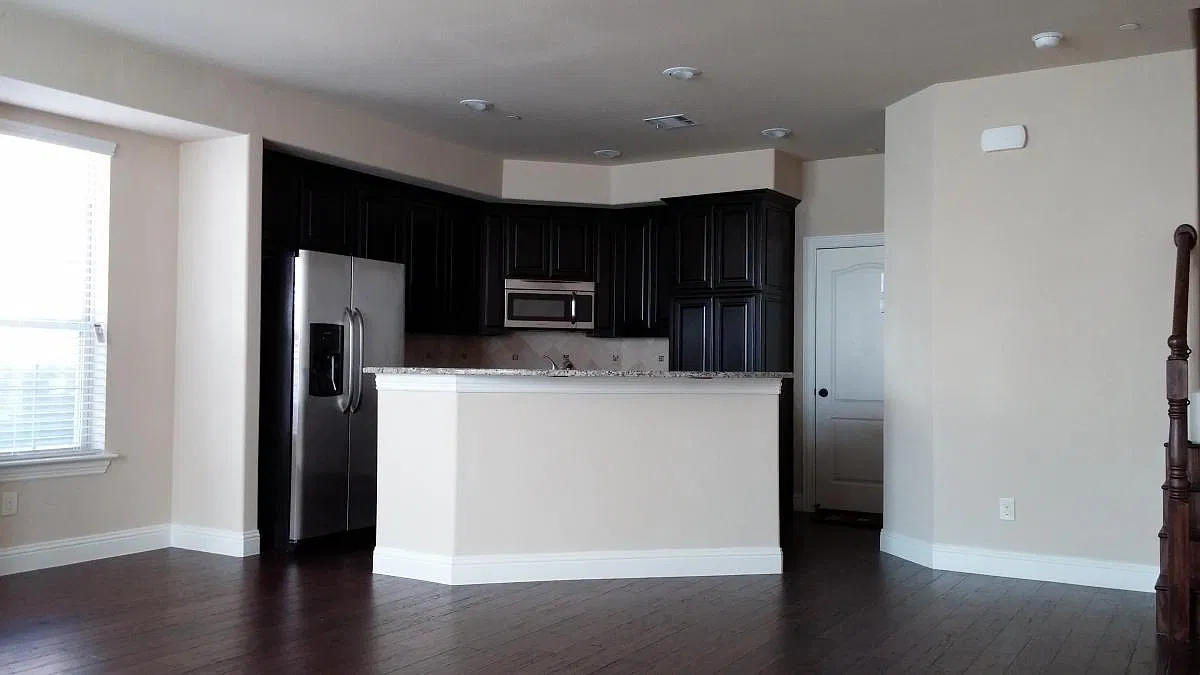 4 bed, 3.5 bath, 2244 sqft, $3,195 — Photo 3