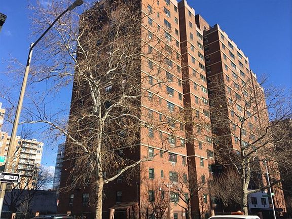 2nd image of 191 Willoughby St APT 3F