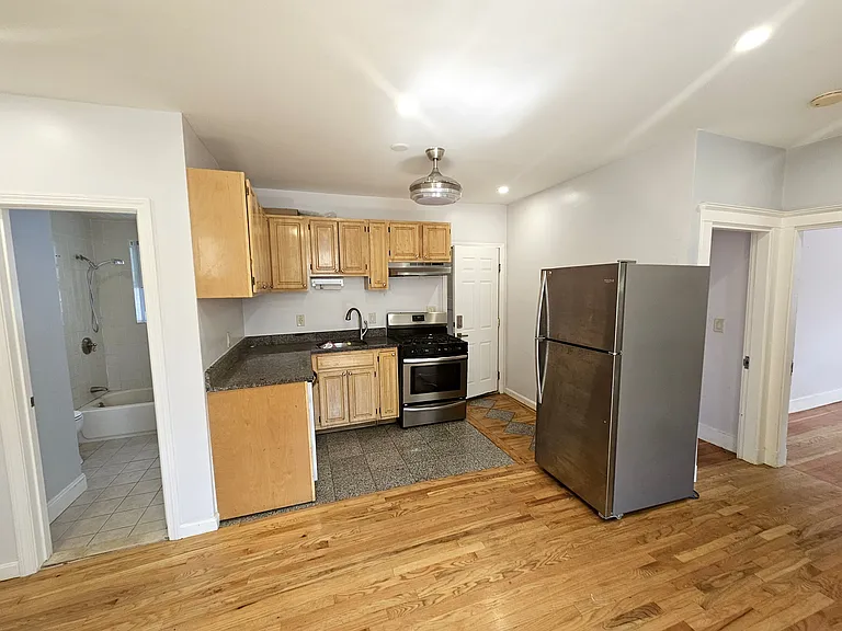 1141 Washington St #2 — Photo 1