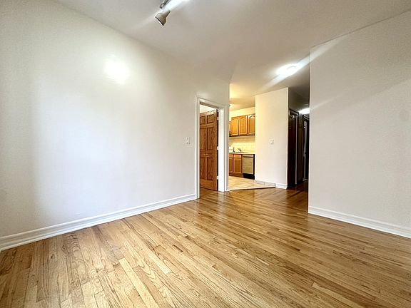 5th image of 122 La Salle St #9A
