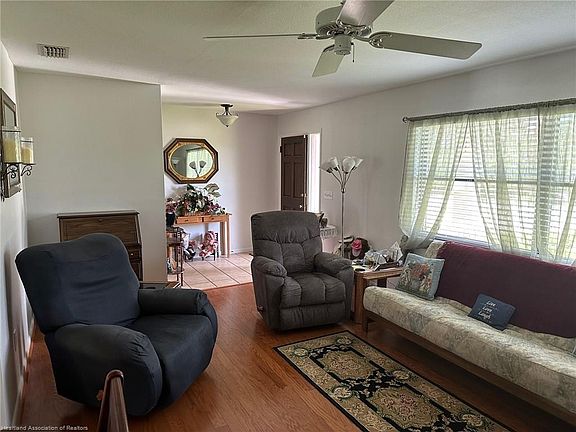 4th image of 254 Baltimore Way