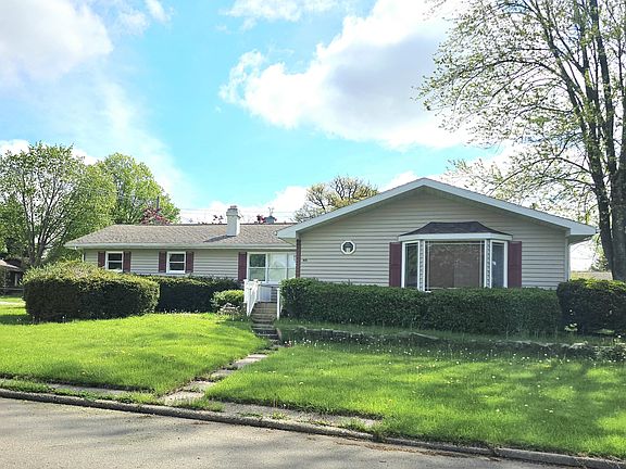 2nd image of 200 Pioneer Ave