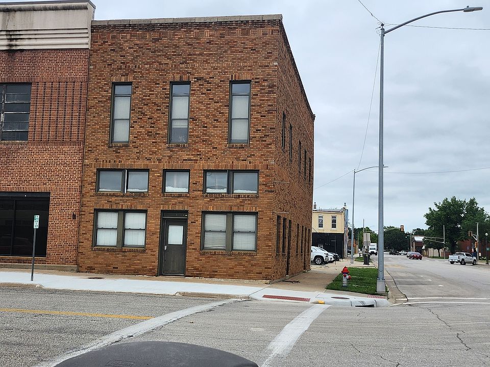 1st image of 22 E 5th Ave