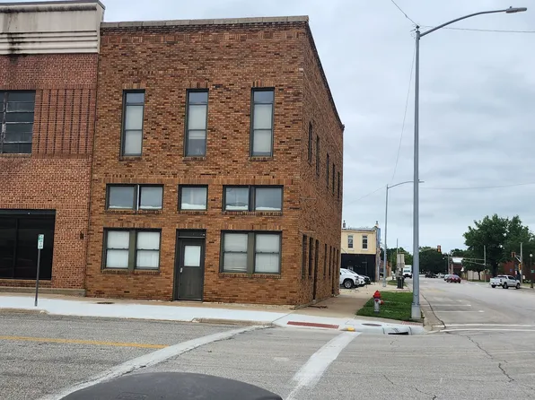 22 E 5th Ave, Emporia, KS 66801