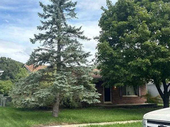43816 Fredericksburg St, Canton, MI 48188