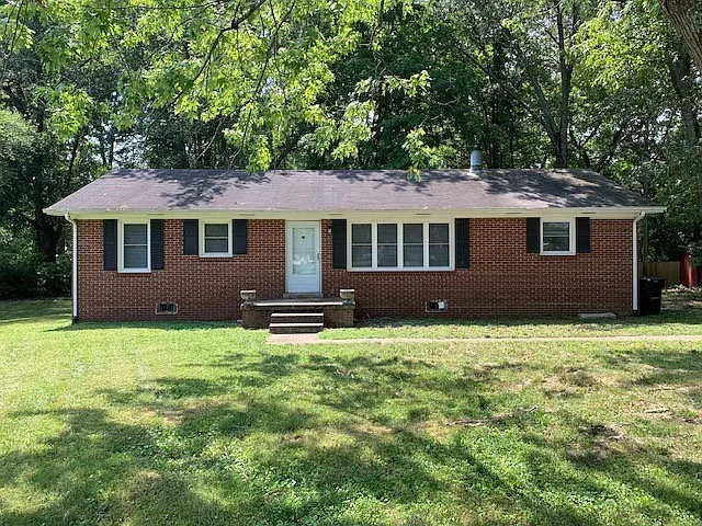 110 Cambridge Ct