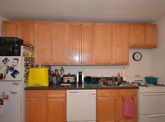 3rd image of 2129 N Dayton St #401