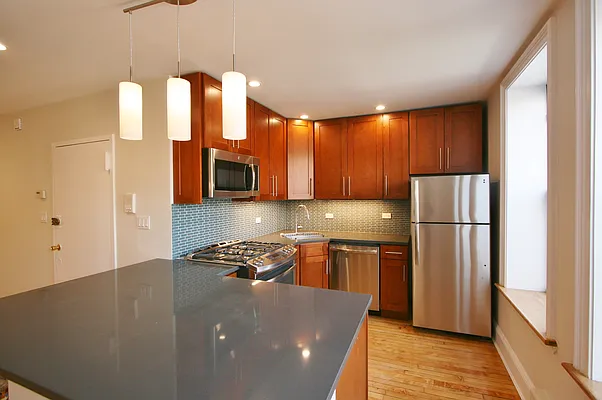 Rented by R New York | media 12