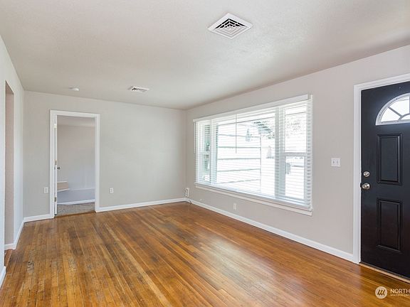 2nd image of 1237 Francis Avenue