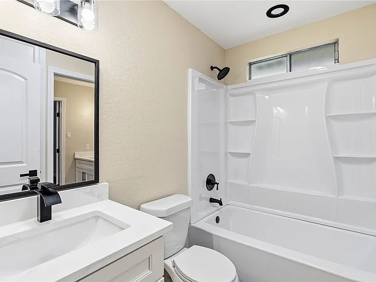 2317 Manitoba Dr — Photo 9
