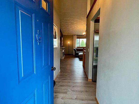 4th image of 718 Lyndhurst Dr