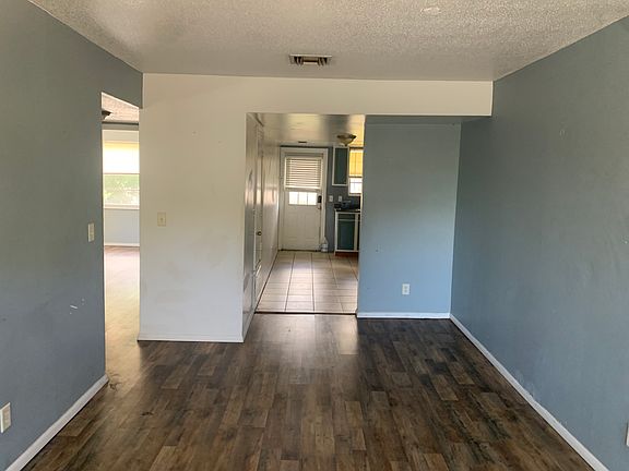 4th image of 656 Williamsburg Dr APT 4