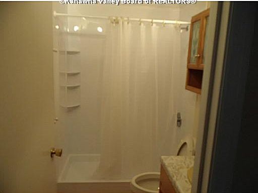 5th image of 124 Riverview Dr