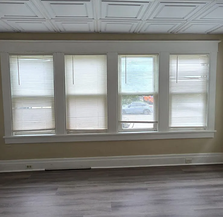 Bonus Front Room -Office