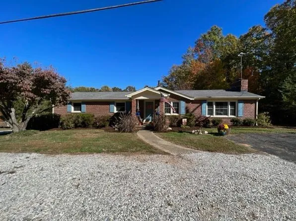 7338 Red House Rd, Appomattox, VA 24522