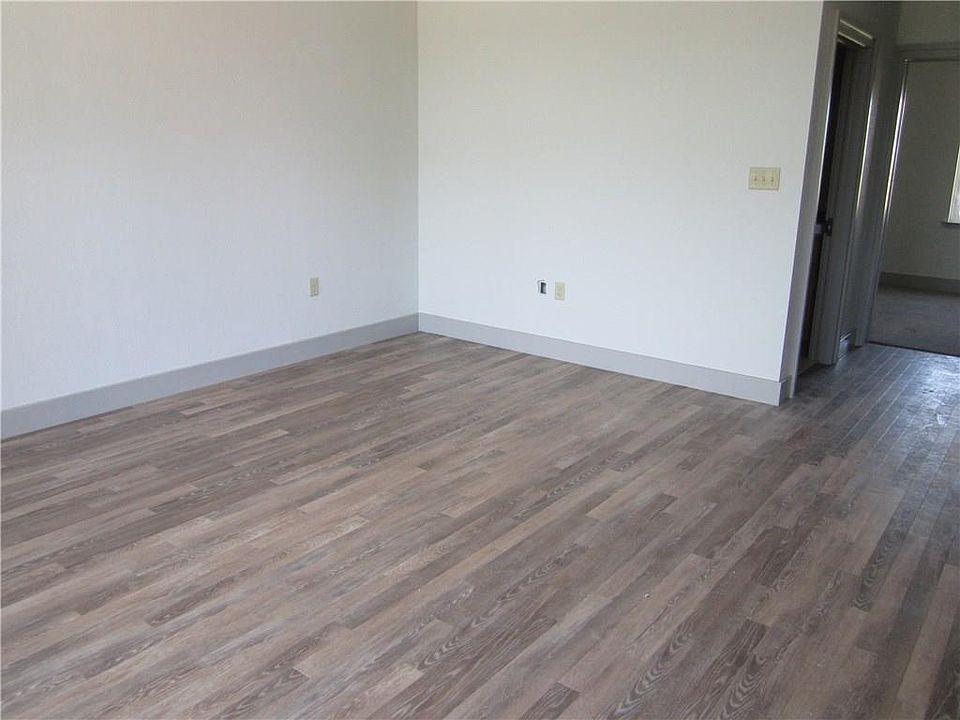 1st image of 1124 Galveston Ave #D