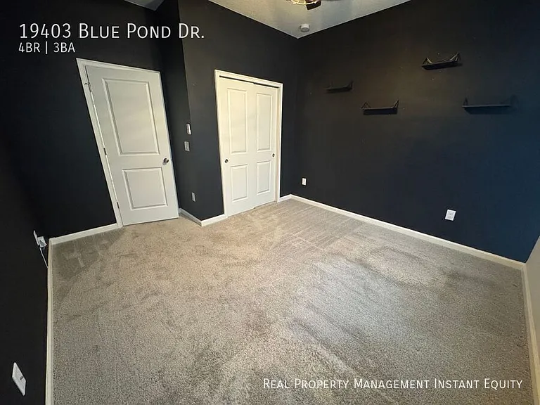 19403 Blue Pond Dr — Photo 15