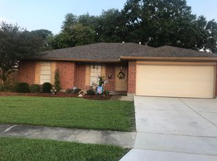 352 Sugarpine Dr, Gretna, LA 70056