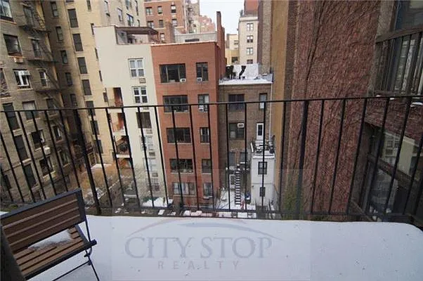 Rented by City Stop Realty | media 7