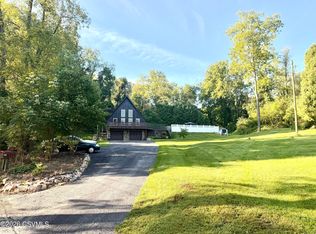 25 S 11th St, Mifflinburg, PA 17844