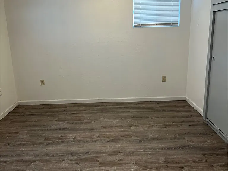 2040 Swan Cv N — Photo 18