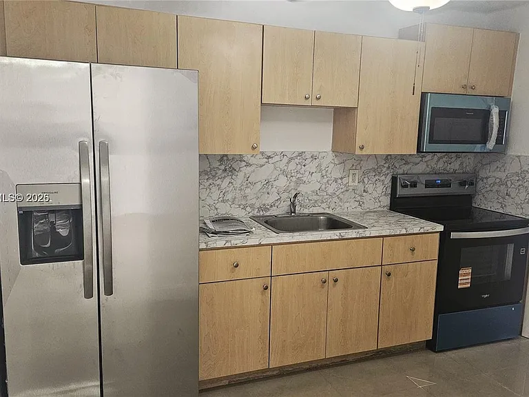 50 W 4th St #10 — Photo 2