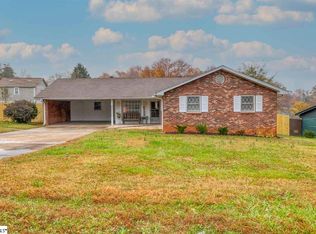 200 Pennwood Ln, Greenville, SC 29609