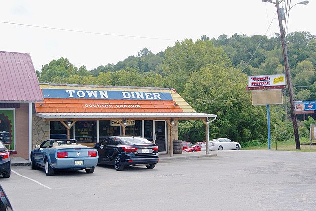 1st image of 440 N Grundy Quarles Hwy