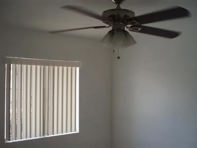 3233 W Melvin St #4 — Photo 10