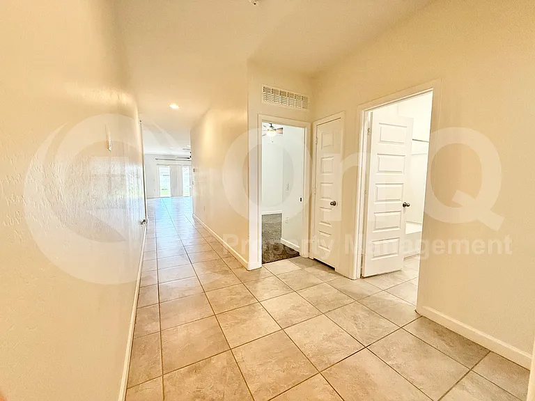 3246 W Sable Ave — Photo 9