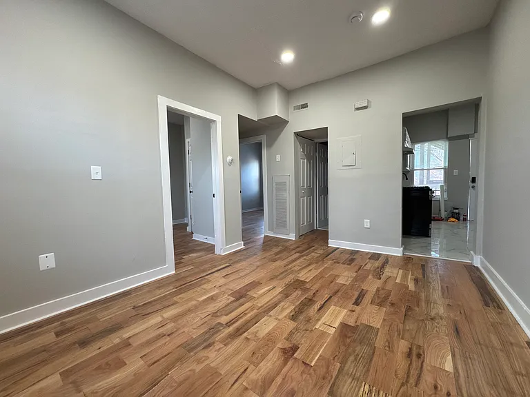 142 Rowe St #B3 — Photo 2