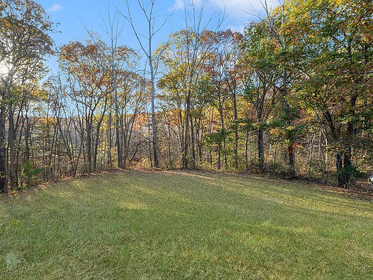 42 Rollingwood Dr — Photo 52