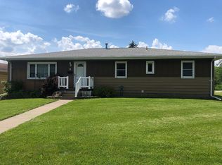 2000 Pinefield St, Muscatine, IA 52761