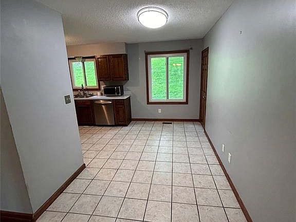 3rd image of 2803 Wild Valley Dr