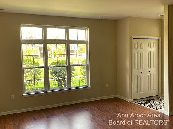 3rd image of 3254 Primrose Ln