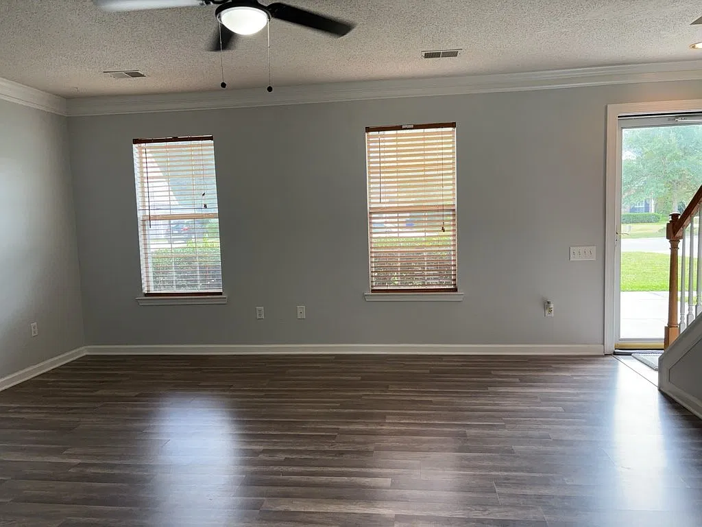 3 bed, 2.0 bath, 1396 sqft, $1,995 — Photo 4