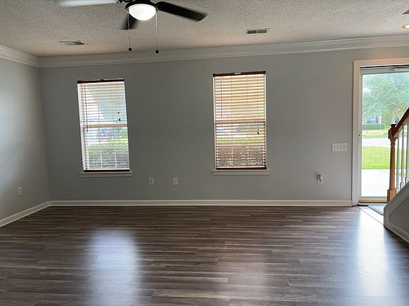 4th image of 4868 Habersham Ln