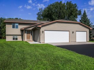 13752 Round Lake Blvd NW, Andover, MN 55304