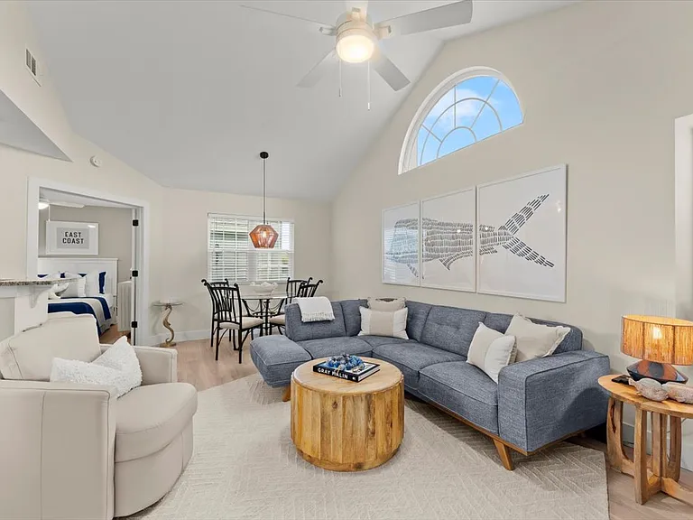 898 Baybreeze Way #898 — Photo 3