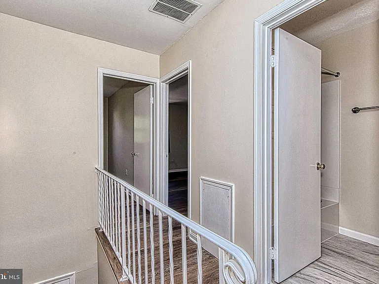 8467 Ivy Glen Ct — Photo 31