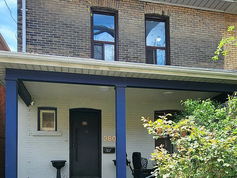 360 Sorauren Ave #BASEMENT — Photo 2