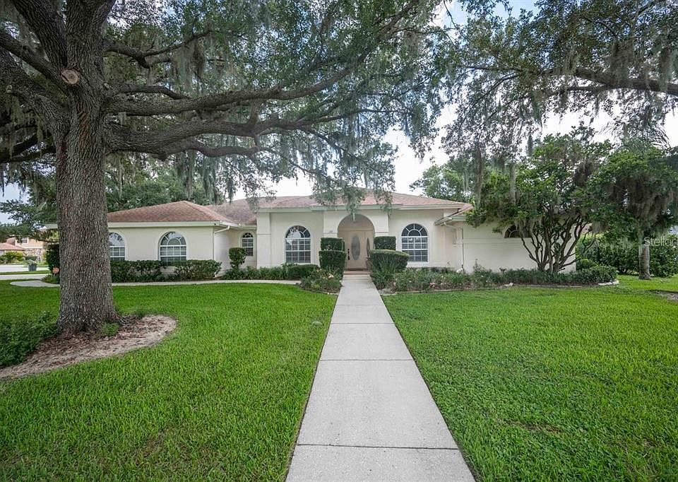1st image of 120 WOODCREST LANE