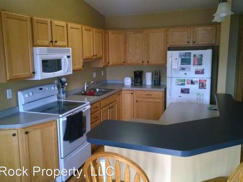 1st image of 1017 41st Ave W