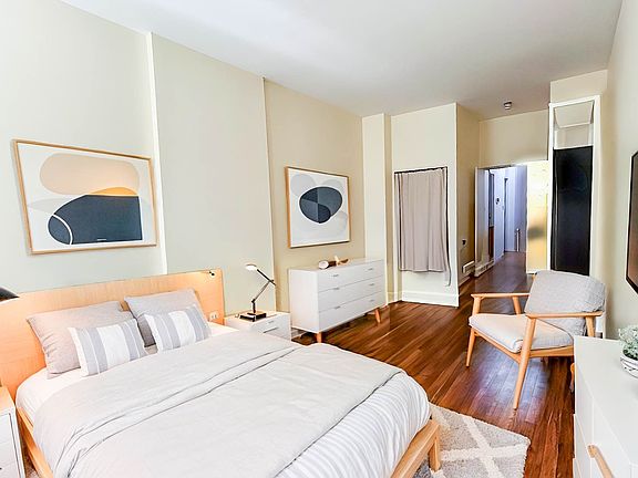 4th image of 344 S 3rd St #1