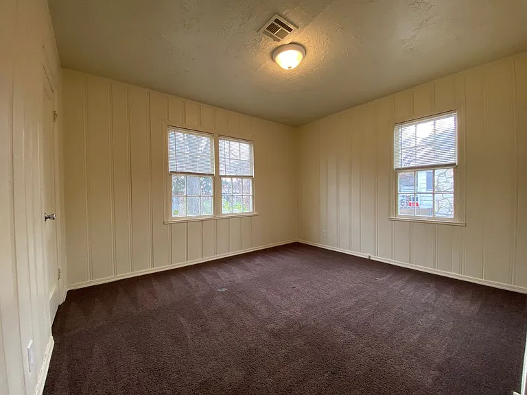 1320 Campbell Rd — Photo 10