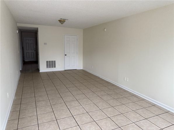 890 E Cherry St #103