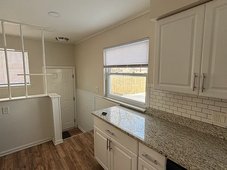 30772 Grandview Ave — Photo 8