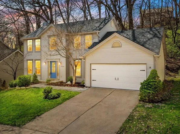 1004 Westrun Dr, Ballwin, MO 63021