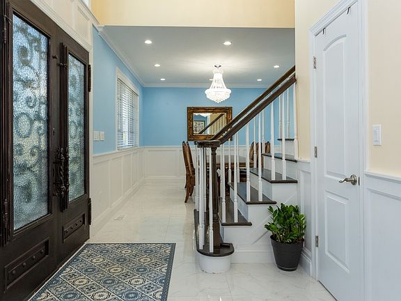 3rd image of 25 Wellesley Ln
