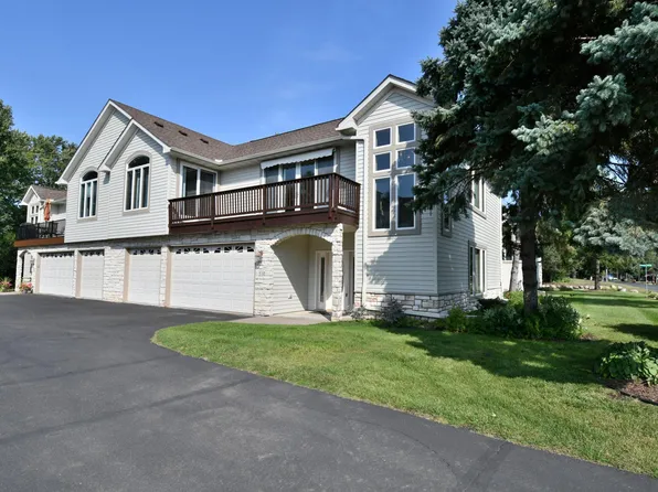 530 Lakeside Bay Dr S, Bayport, MN 55003